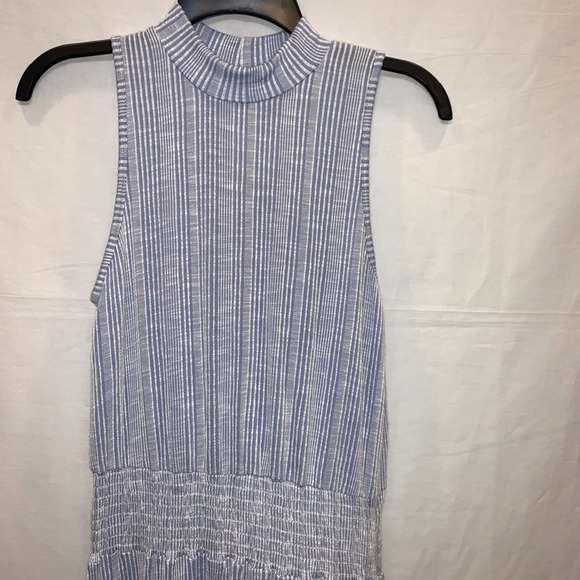 Caution to the Wind Maxi Dress - Picture 2 of 4